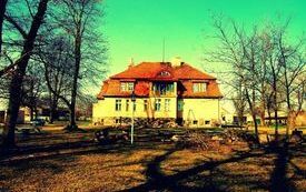 DWOREK W KIERZNIE (2)