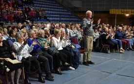 Dzień Seniora z wielkimi przebojami światowej sceny  (14)