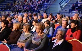 Dzień Seniora z wielkimi przebojami światowej sceny  (22)